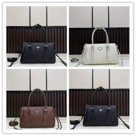 Picture of Prada Handbags _SKUfw225085343fw